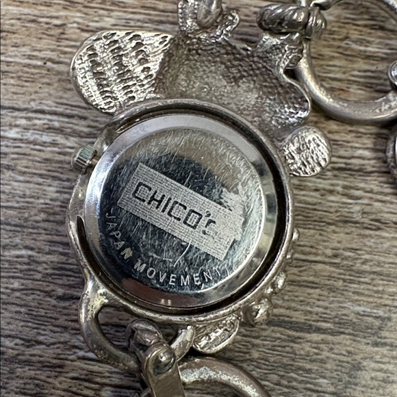 Chico’s Frog Charm Bracelet Watch – Whimsical Statement Piece main image 5